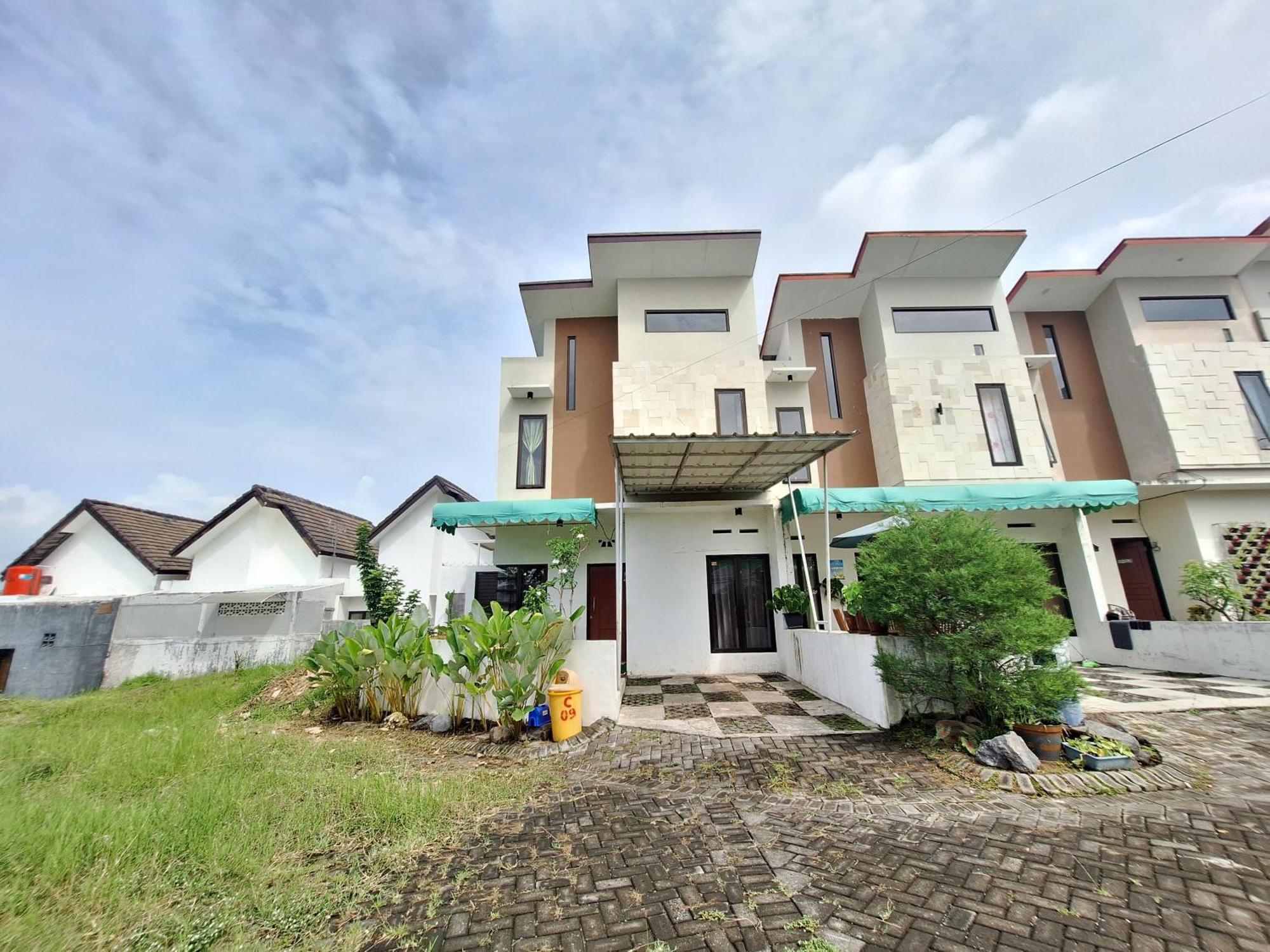 Villa Estetik Di มะลัง ภายนอก รูปภาพ